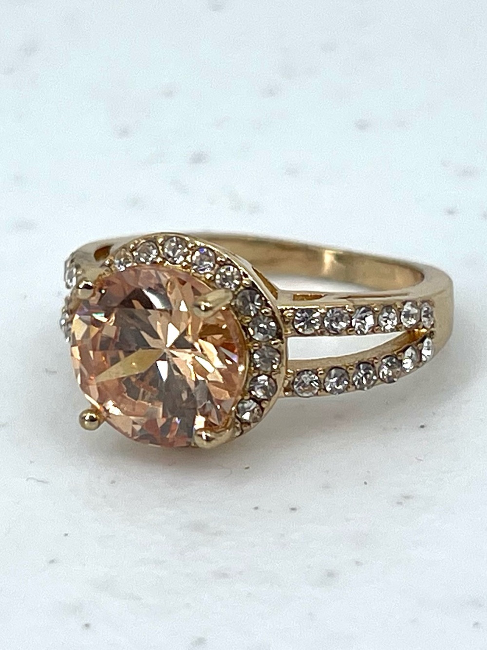 Fashion gold tone peach stone large round ring